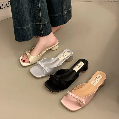 Fashion High Heel Open Toe Slippers for Women Wearing Bow Tie Outside Square Head Heel Slippers for Sandals Luxury Brand