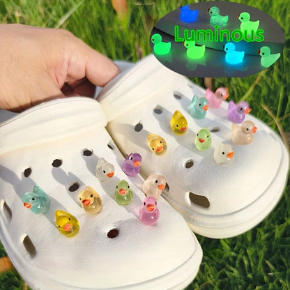 Cute Christmas Ducks Shoe Decorations Advanced Luminous 3D Duck Shoe Charms Set DIY Detachable buckle Shoes accessories 14/16Pcs